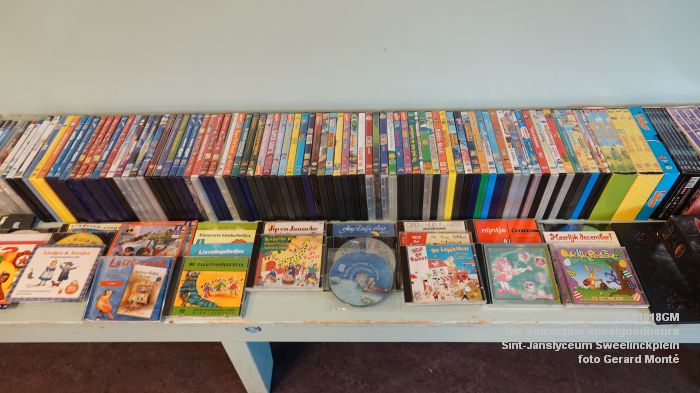 DSC09717- 30e Vincentius speelgoedbeurs in Sint-Janslyceum Sweelinckplein - 18okt2025 -  foto GerardMontE