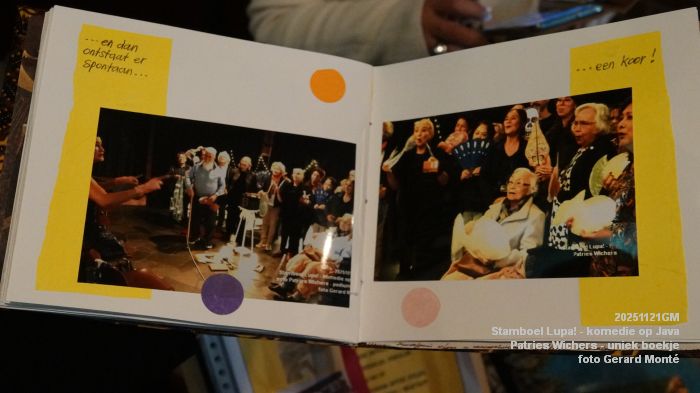 DSC02948- Stamboel Lupa - komedie op Java - Patries Wichers boekje - 21nov2025 -  foto GerardMontE