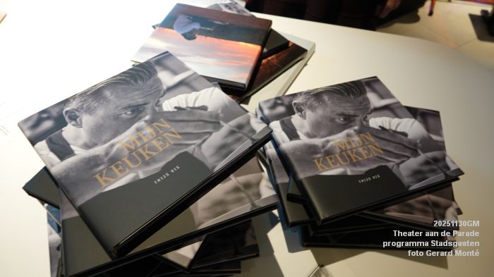 DSC04376-DSC04358- Theater aan de Parade - programma Stadsgasten  - 30nov2025 -  foto GerardMontE