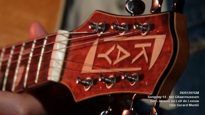 DSC05178-  Veertiende Songday wwh - het Gitaarmuseum - Sem Jansen en Leif de Leeuw - 7dec2025 -  foto GerardMontE