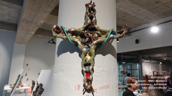 DSC06132- Cor Unum Marc Mulders keramiek - 13dec2025 -  foto GerardMontE