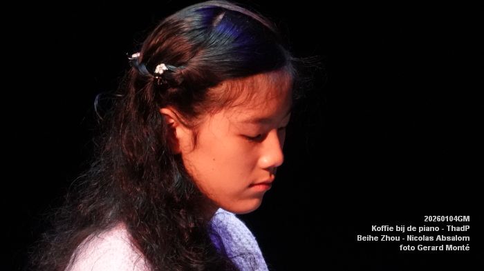 DSC09102- Koffie bij de piano - ThadP - Beihe Zhou - Nicolas Absalom - 4jan2026 -  foto GerardMontE