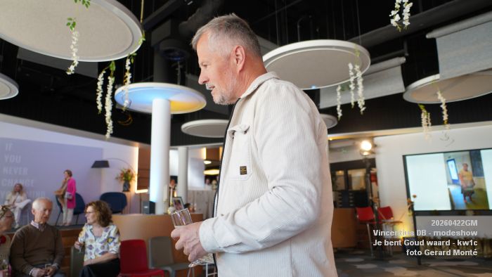 DSC06678-DSC09250- Vincentius DB - modeshow Goud waard - workplaza kw1c - 22apr2026 - foto GerardMontE